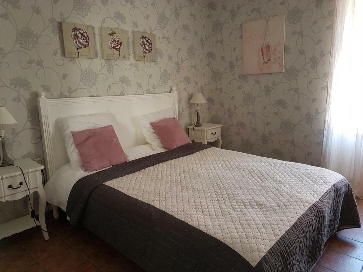Les Imperiales Bed and Breakfast Boursault Exteriör bild